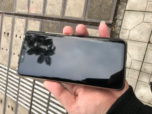 各位老哥，曲屏钢化膜怎么贴，求教程