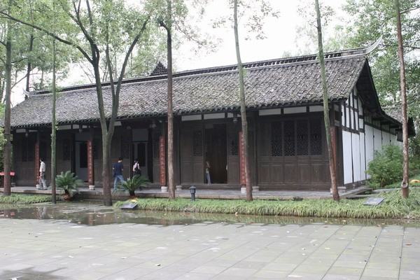 “燕草如碧丝，秦桑低绿枝”，“燕”和“秦”两地相隔遥远，李白为何要特别将这两地合来自在一句诗里？