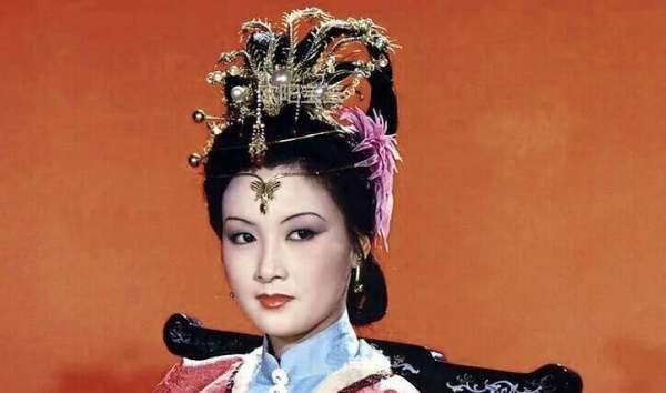 红楼梦中各人物对王熙凤评价的句子