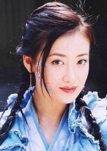 金庸：为什么说蛛儿对张无忌的爱，是一种知难而退