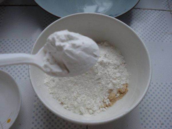 山东杂粮来自大煎饼,面糊怎么调。比例是多少。