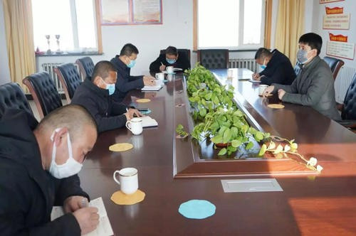 如何解决对上级很初变京展望异准什高失决策部署执行不力，工来自作推进缓慢问题